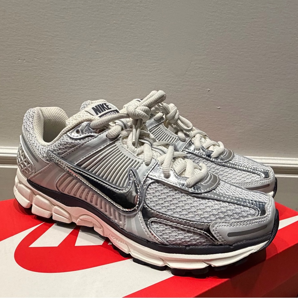 Nike Air Zoom Vomero 5 - Picture 11 of 16